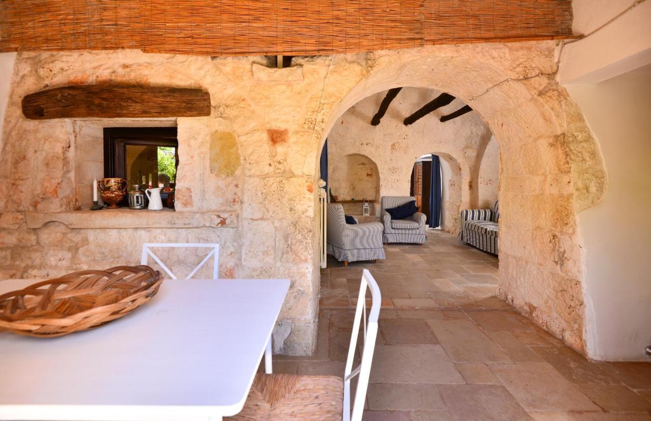 Terra Sessana Ville E Trullo Con Piscina Privata ออสตูนี ภายนอก รูปภาพ