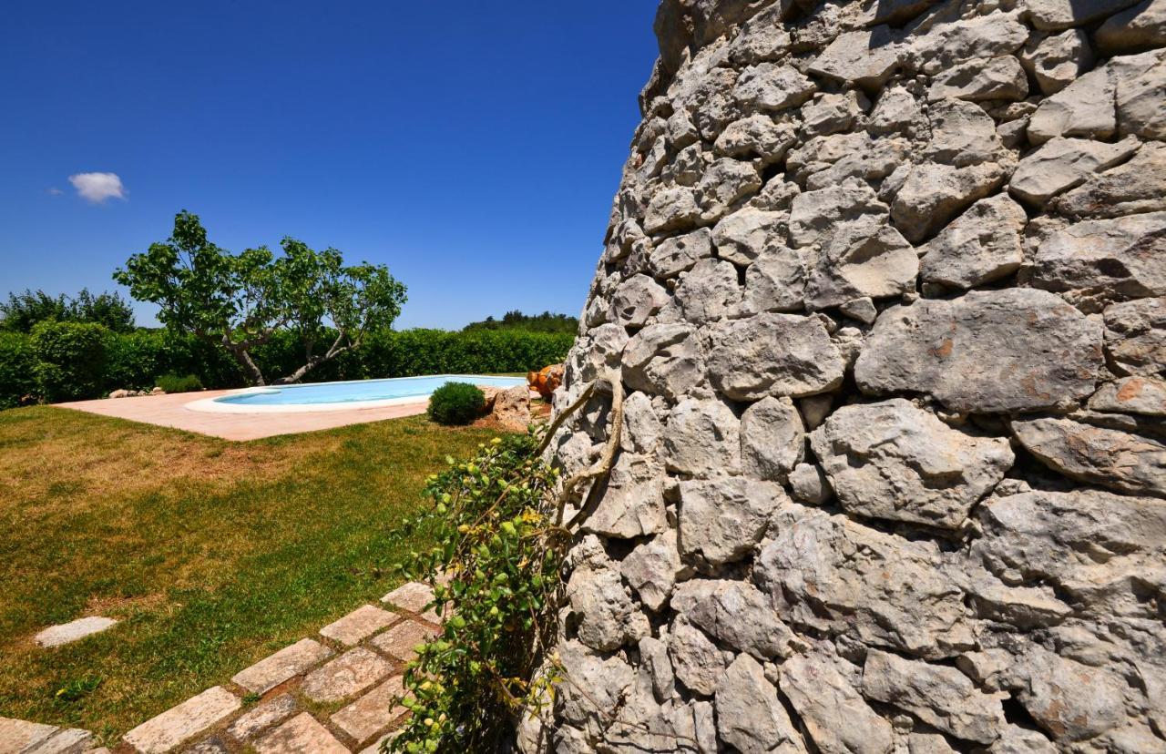 Terra Sessana Ville E Trullo Con Piscina Privata ออสตูนี ภายนอก รูปภาพ